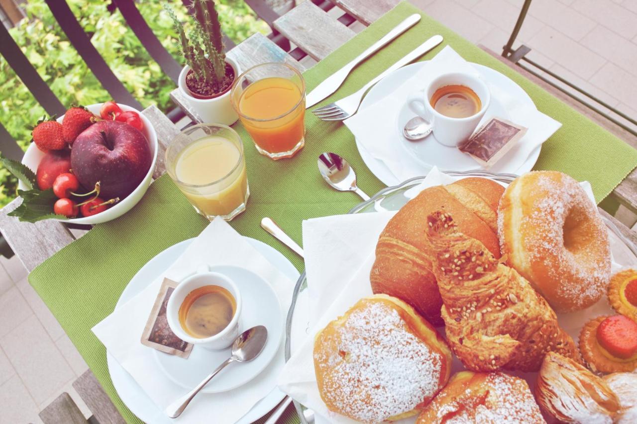 Hotel Aria Di Mare - Bed & Brunch In Centro A Riccione Buitenkant foto