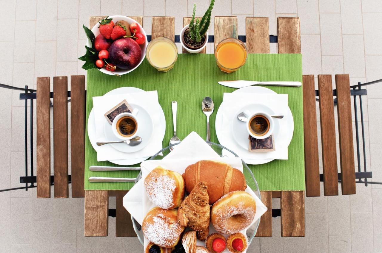 Hotel Aria Di Mare - Bed & Brunch In Centro A Riccione Buitenkant foto