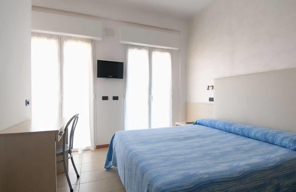 Hotel Aria Di Mare - Bed & Brunch In Centro A Riccione Buitenkant foto